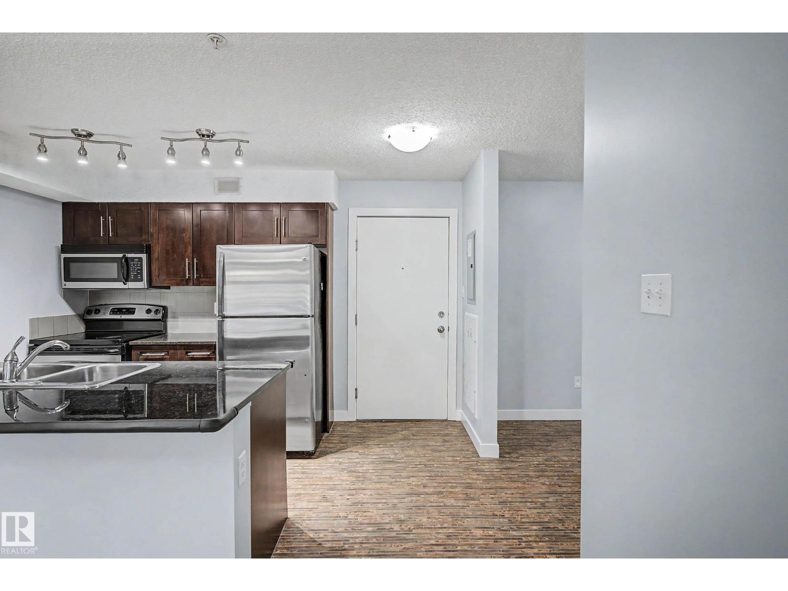 #108 11812 22 AV SW - 3