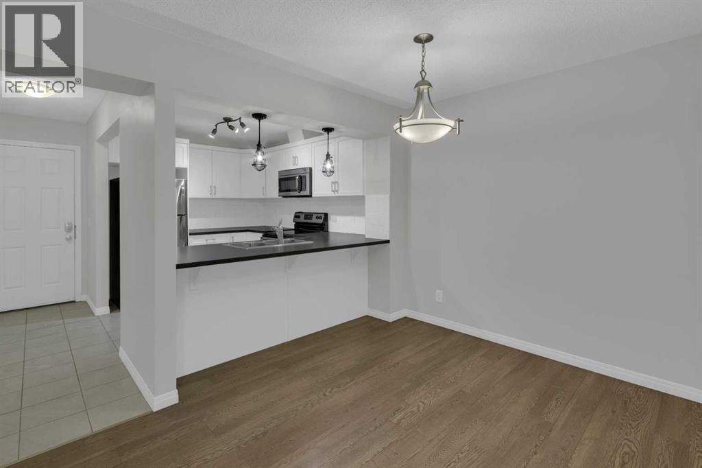 18 Windford Crescent SW — photo 6