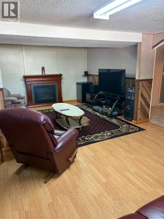 5144 35 Street E - 23