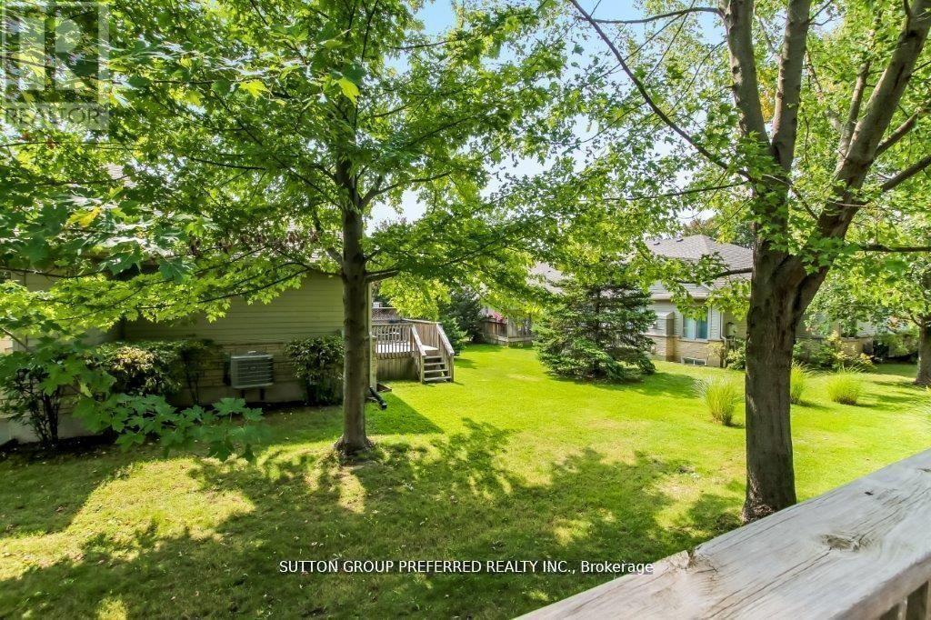 #23 124 NORTH CENTRE ROAD - 18