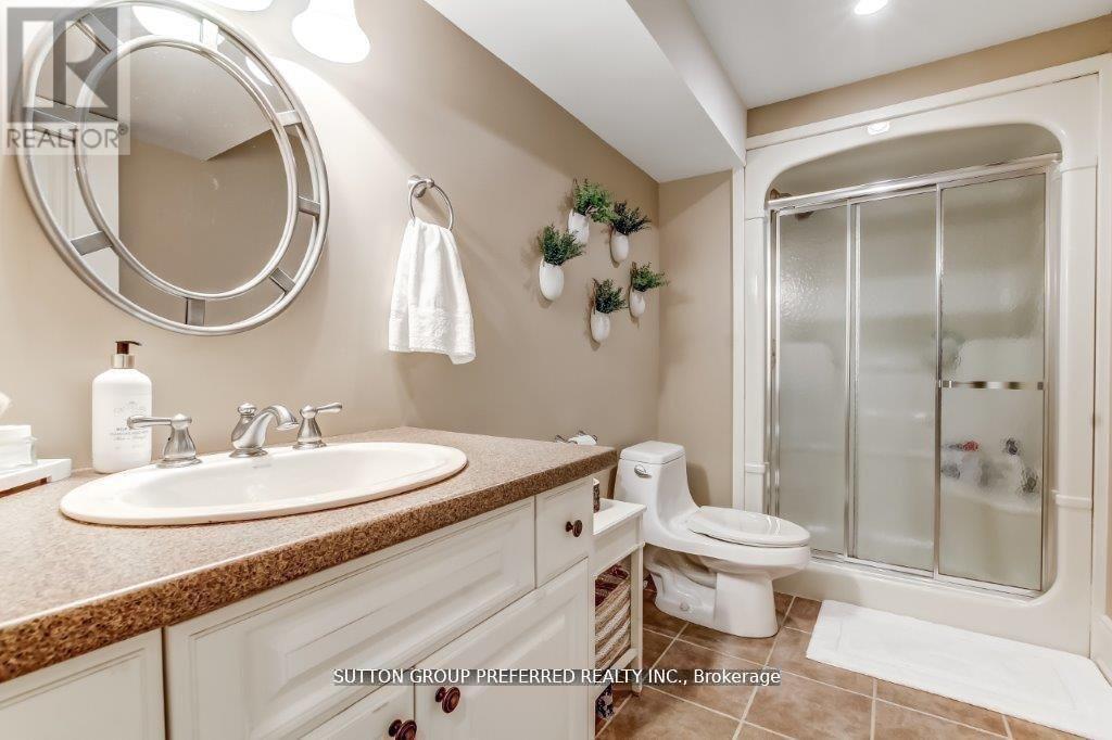#23 124 NORTH CENTRE ROAD - 33