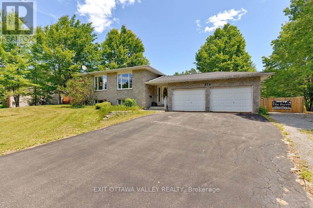 4 Bed, 2 Bath House for Sale in Petawawa – 314 CARLA STREET, Petawawa – MLS# X13522768 - Image 1