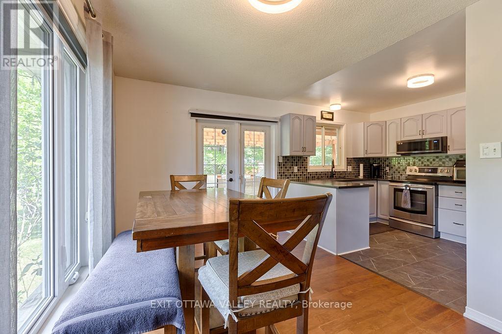 4 Bed, 2 Bath House for Sale in Petawawa – 314 CARLA STREET, Petawawa – MLS# X13522768 - Image 12
