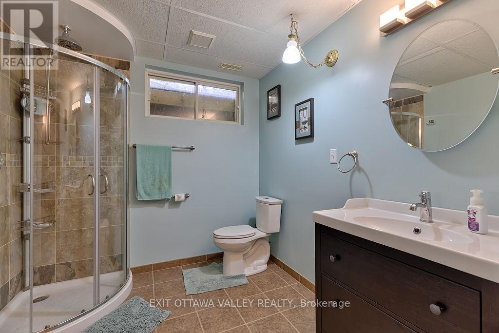 4 Bed, 2 Bath House for Sale in Petawawa – 314 CARLA STREET, Petawawa – MLS# X13522768 - Image 29
