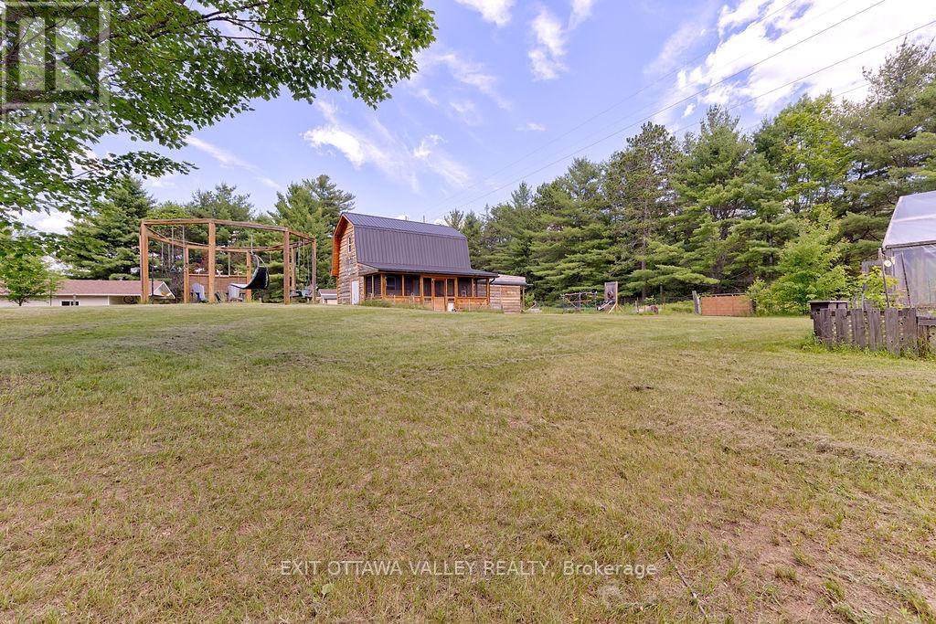 4 Bed, 2 Bath House for Sale in Petawawa – 314 CARLA STREET, Petawawa – MLS# X13522768 - Image 33