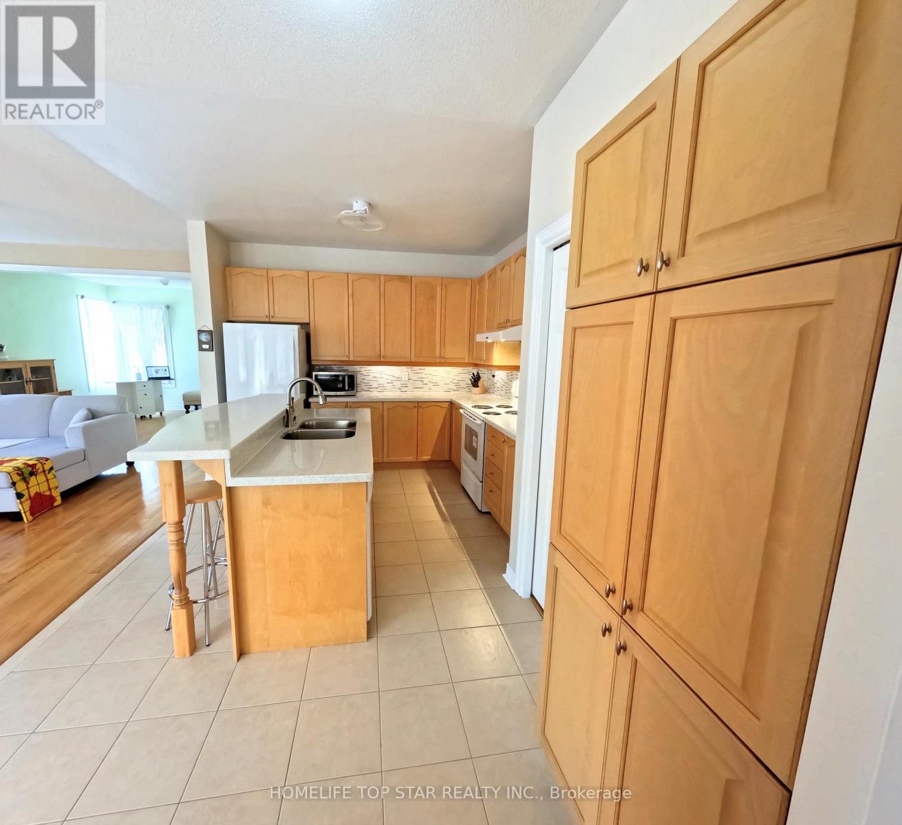 26 DELRAY DRIVE E - 17