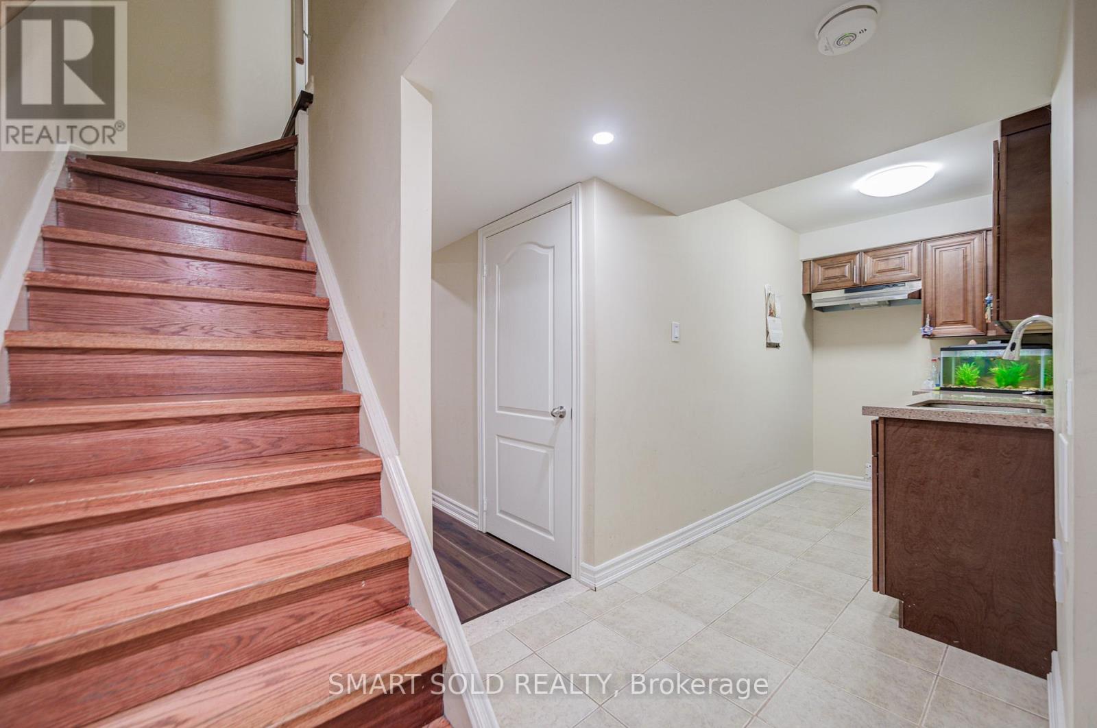 68 DENTON CIRCLE - 22