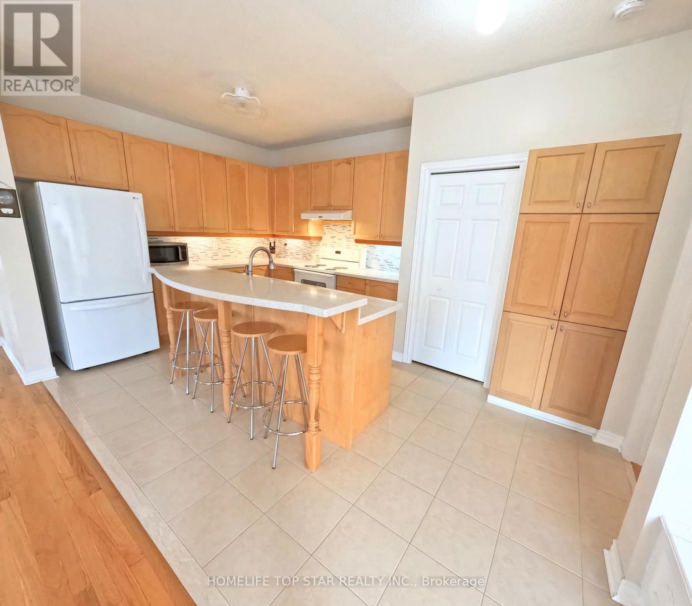 26 DELRAY DRIVE E - 16