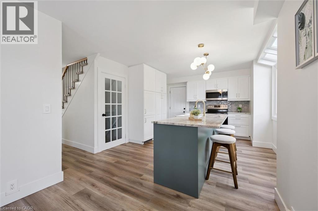 52 STIRLING MACGREGOR Drive - 13