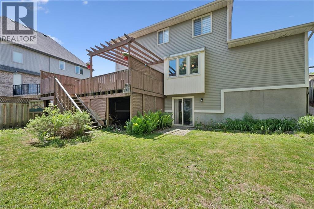 52 STIRLING MACGREGOR Drive - 31