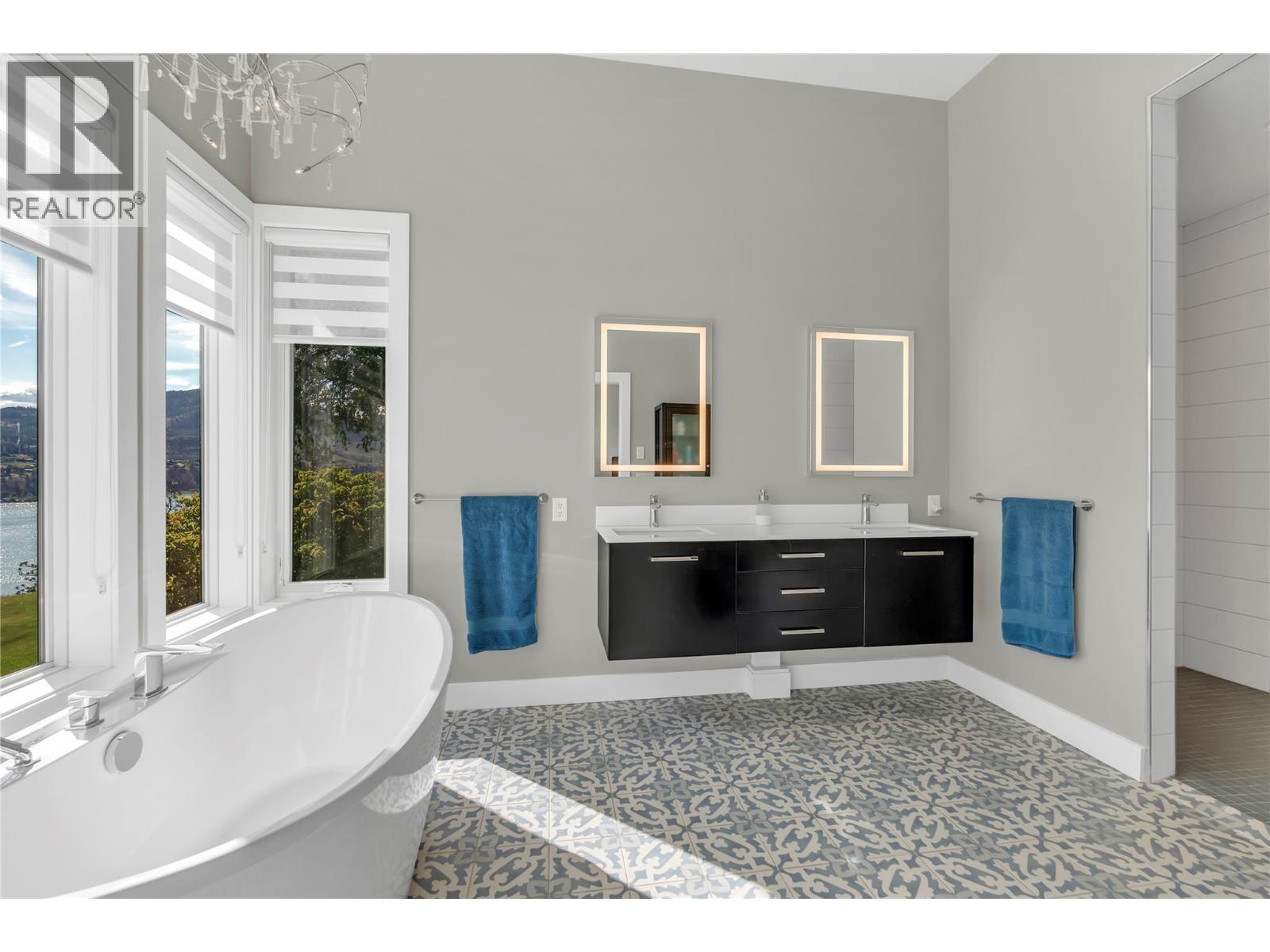 320 Parsons Road - 35