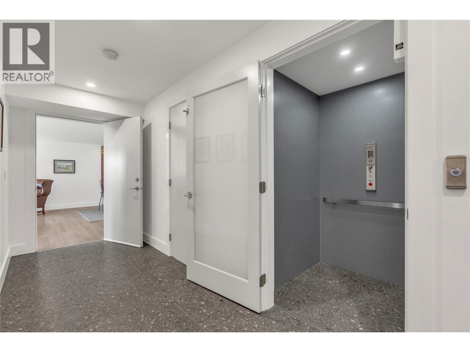 320 Parsons Road - 39