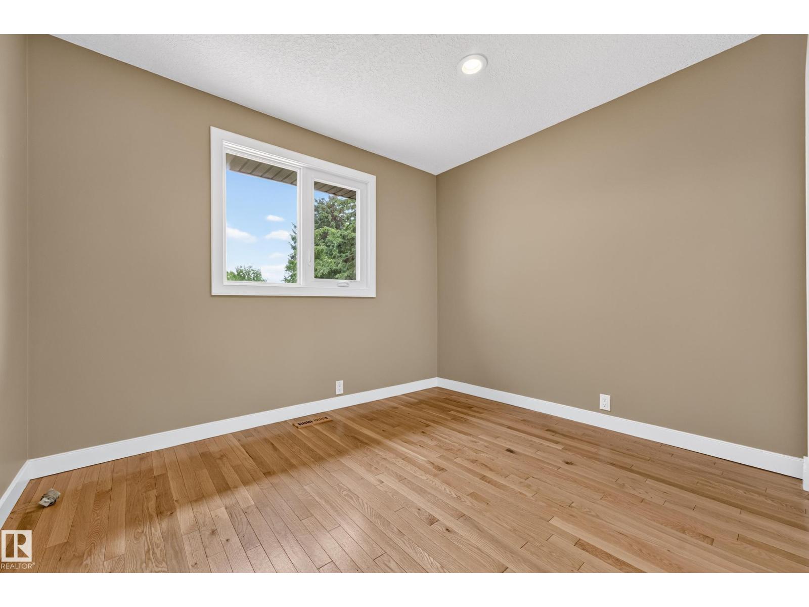 12819 45 ST NW - 24