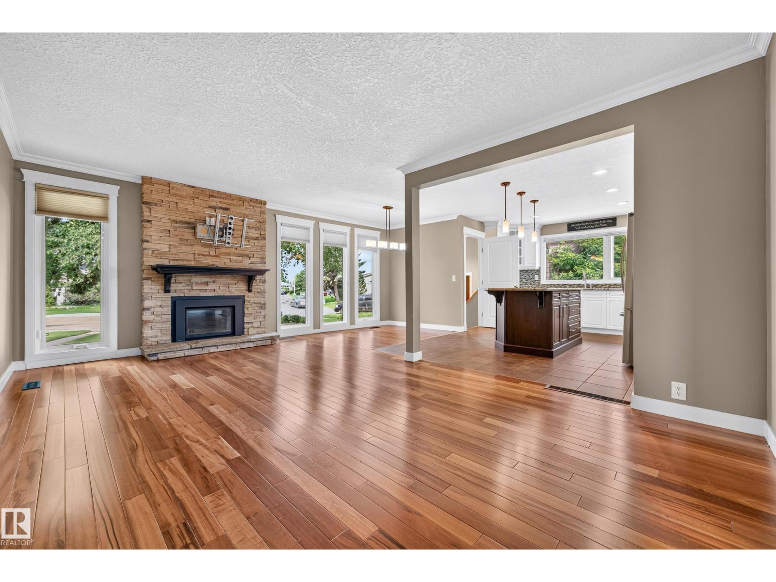 12819 45 ST NW - 4