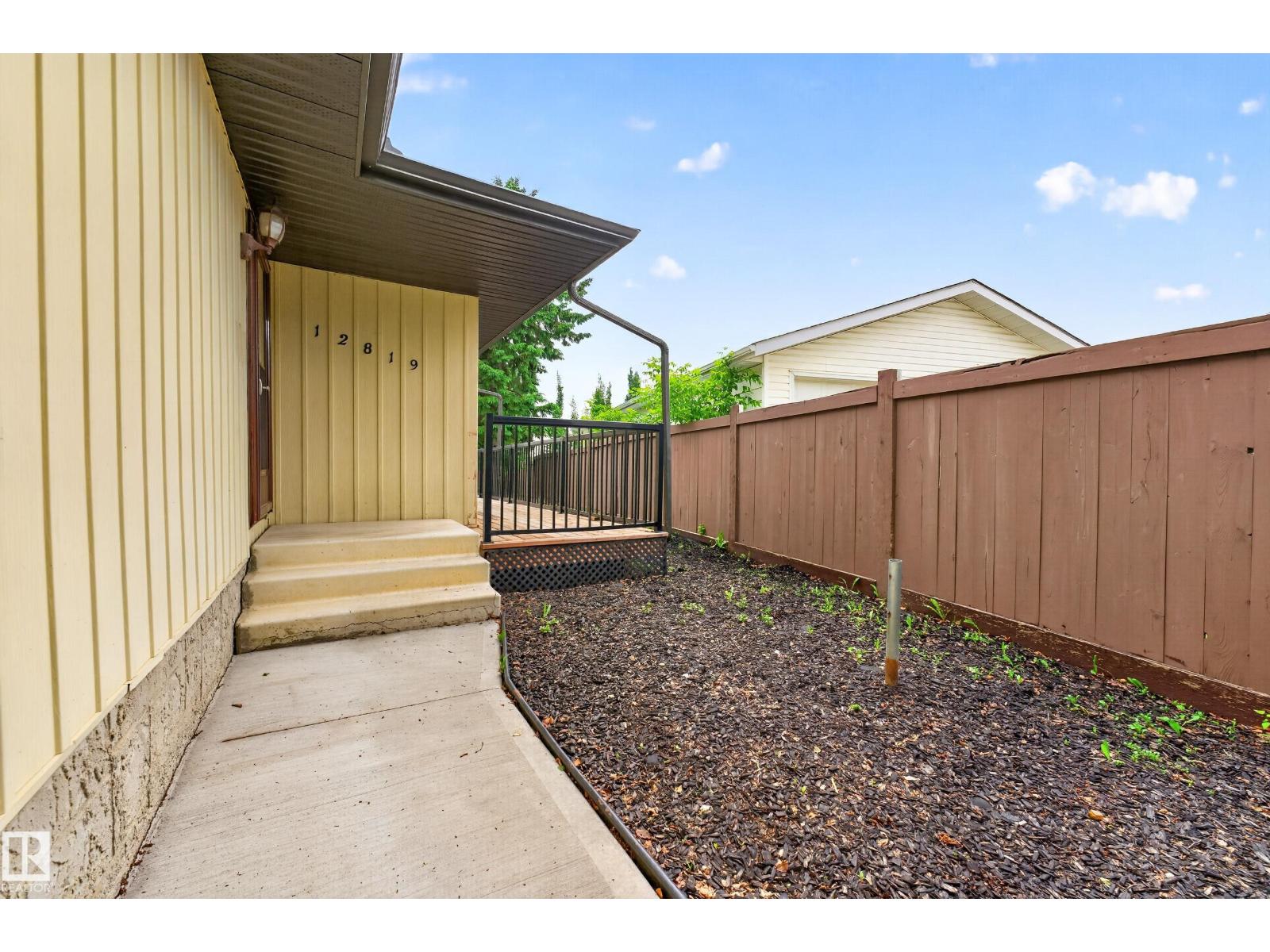 12819 45 ST NW - 49