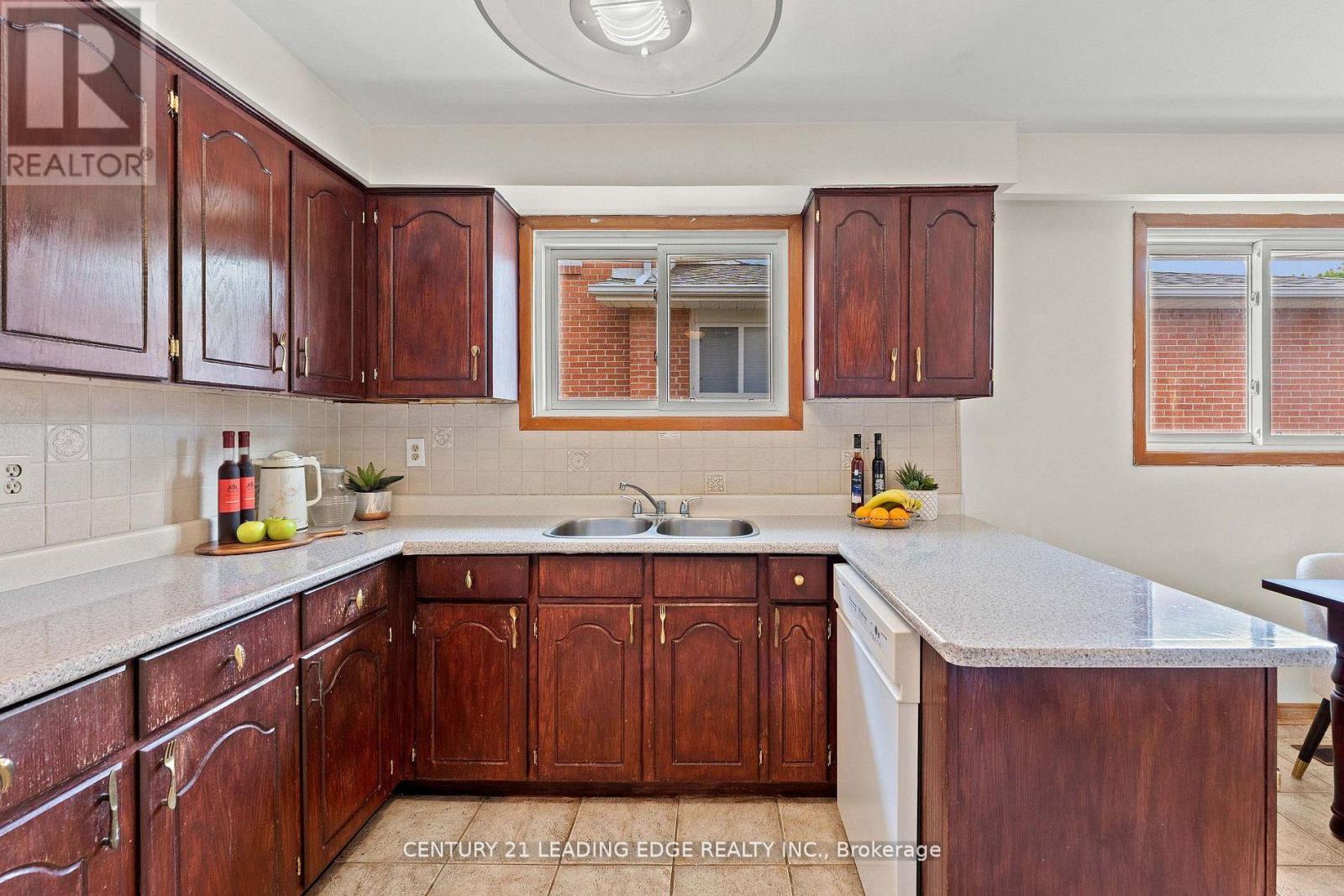 881 BLAIRHOLM AVENUE - 18
