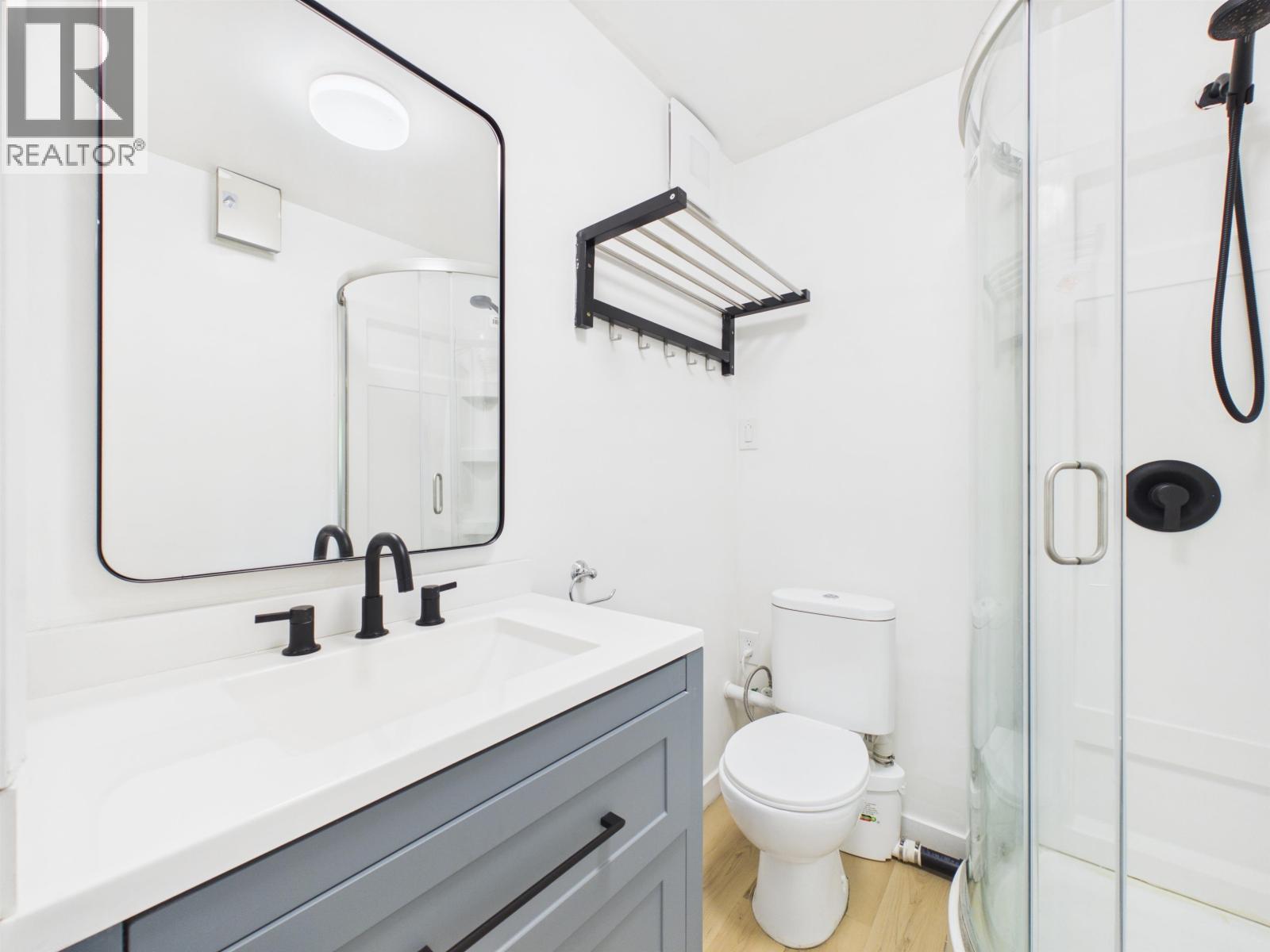 6 Bed, 4 Bath House for Sale in Richmond – 7111 CAVELIER COURT, Richmond – MLS# R3141552 - Image 8