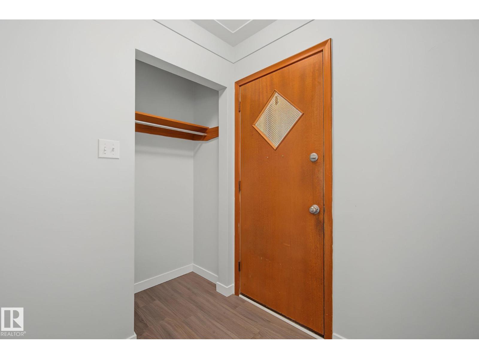 9545 65 AV NW - photo 3