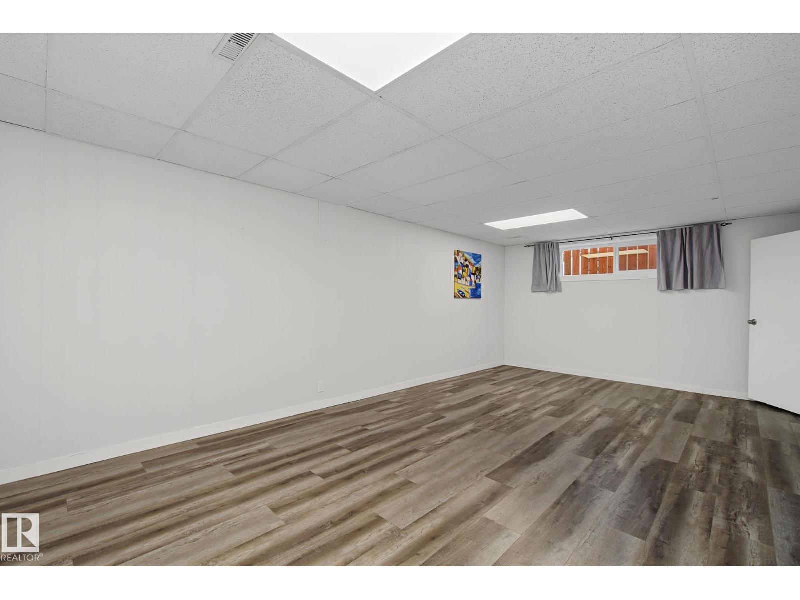 9545 65 AV NW — photo 34