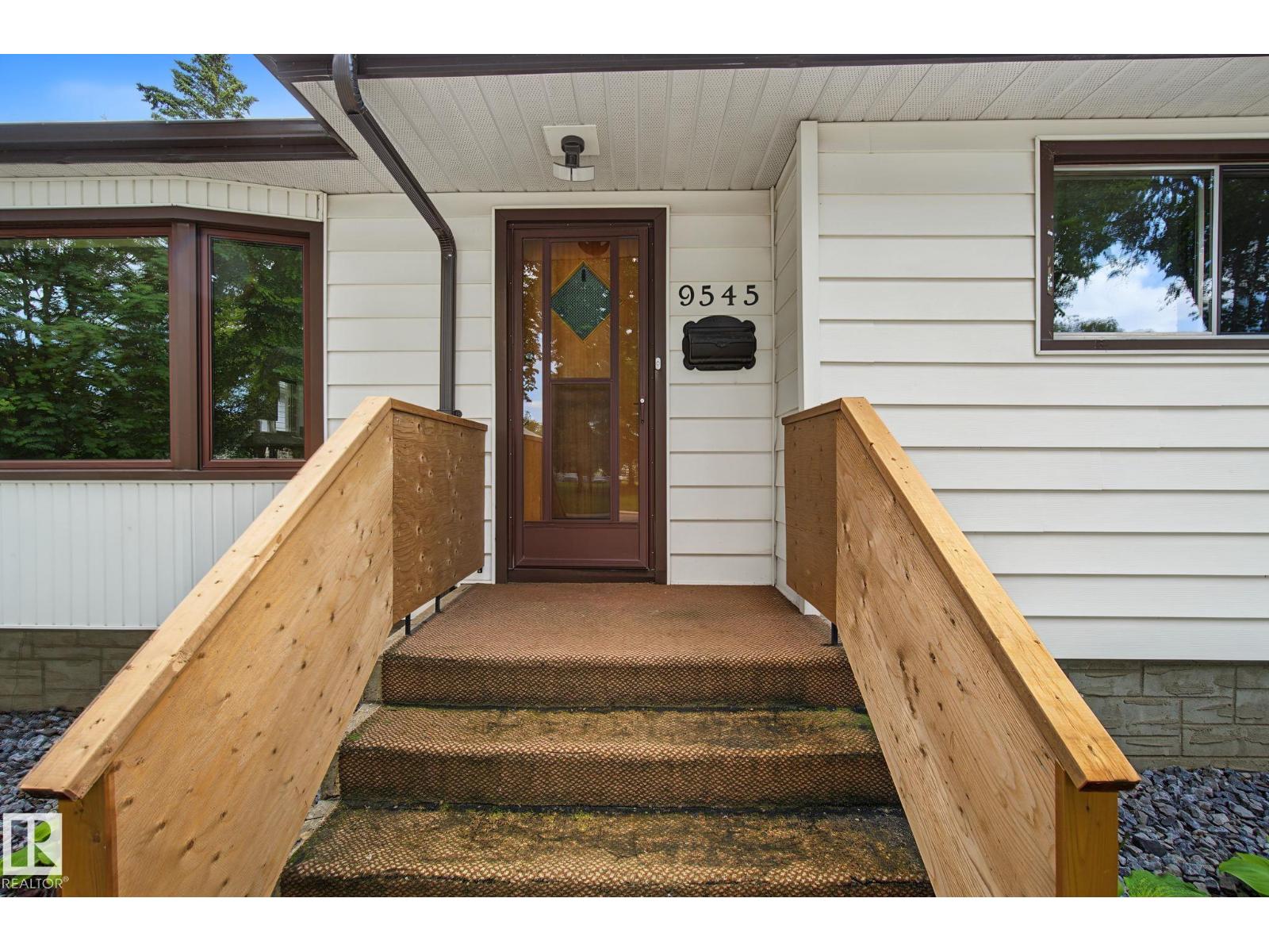 9545 65 AV NW — photo 43