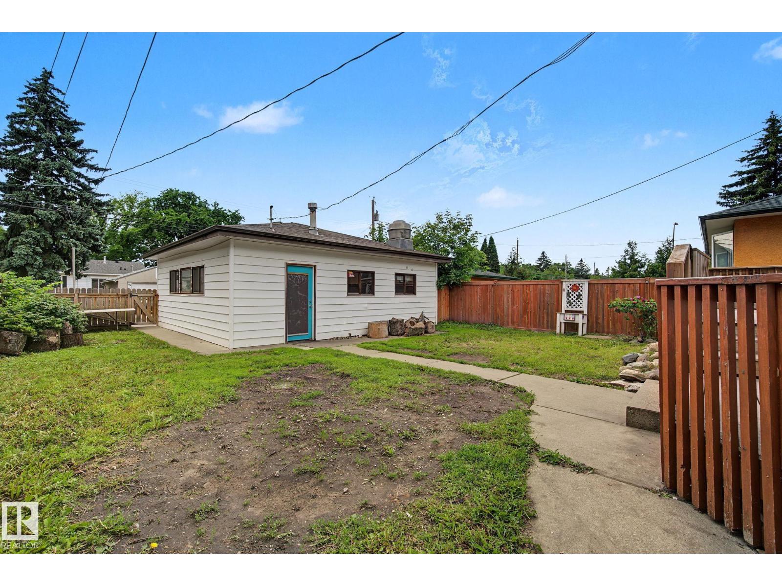 9545 65 AV NW — photo 50