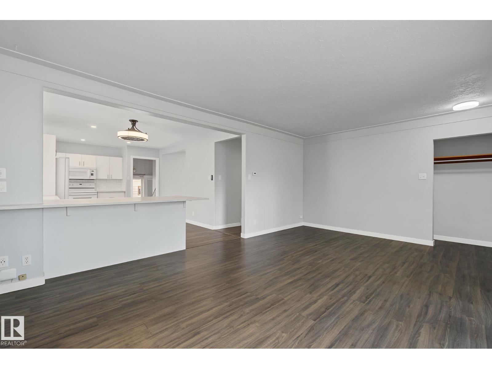 9545 65 AV NW — photo 7