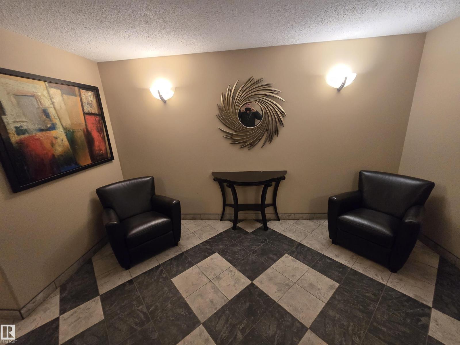 #105 11109 84 AV NW - 4