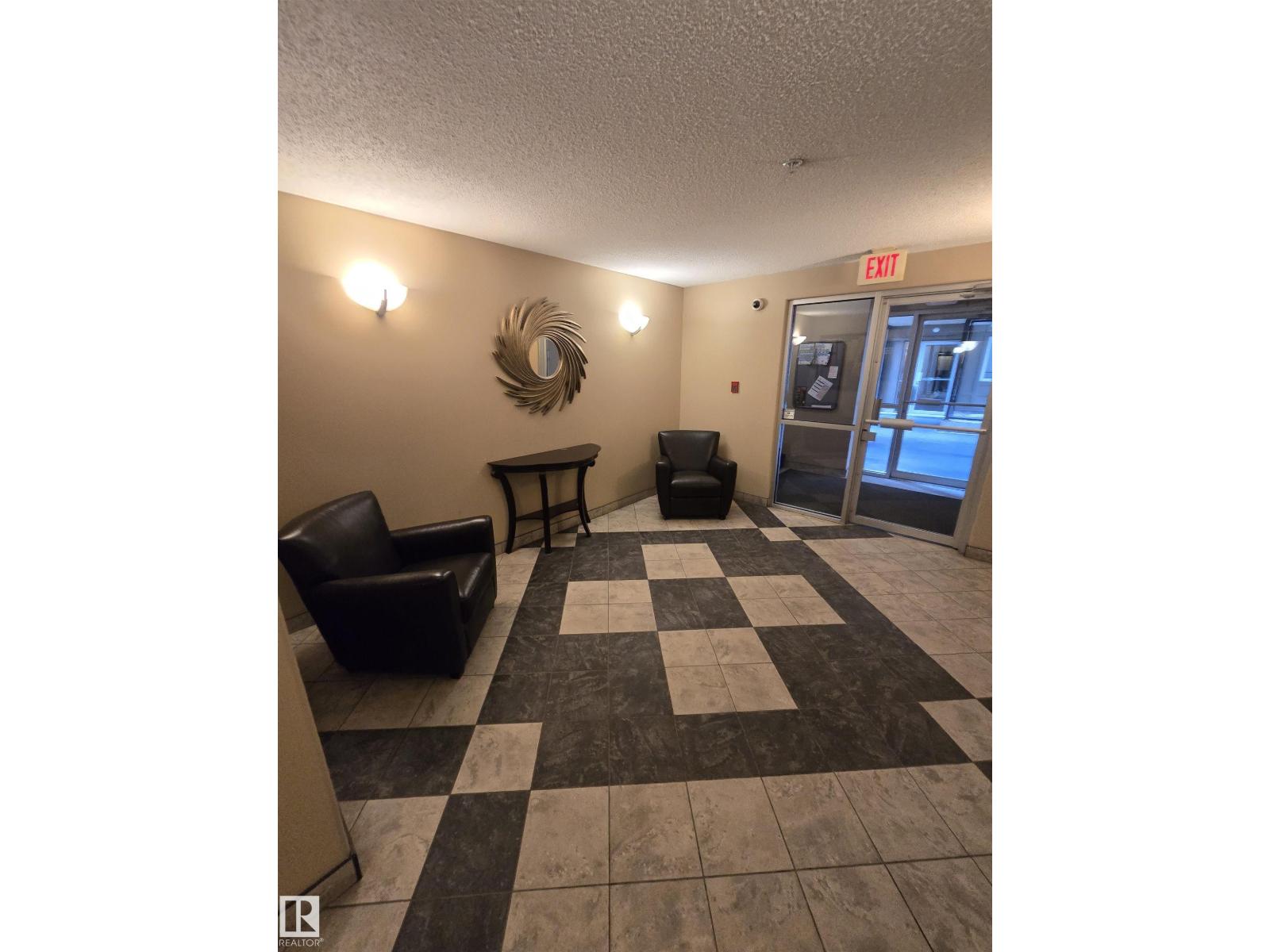 #105 11109 84 AV NW - 5
