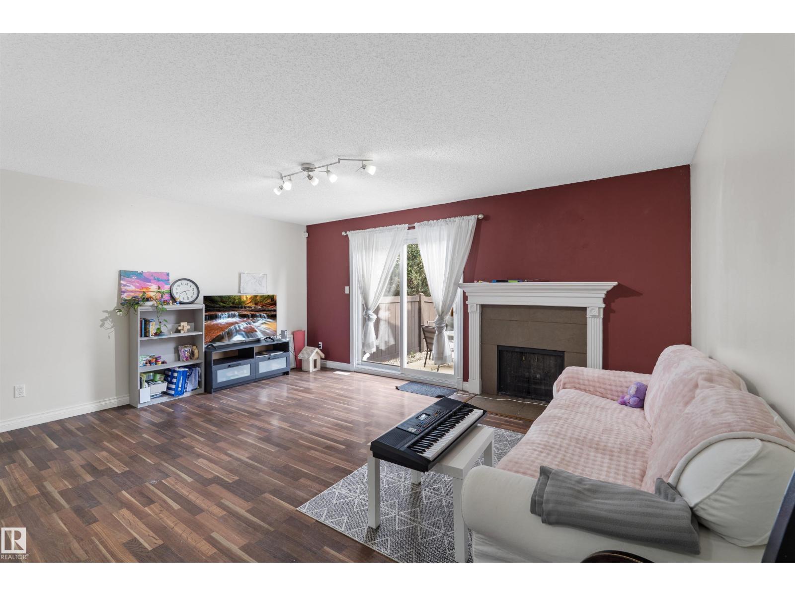 173 TUDOR LN NW - 6