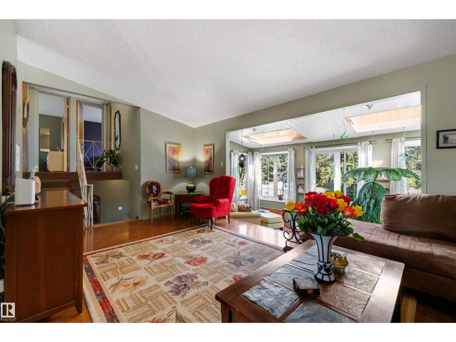 8 GARLAND PL - 23
