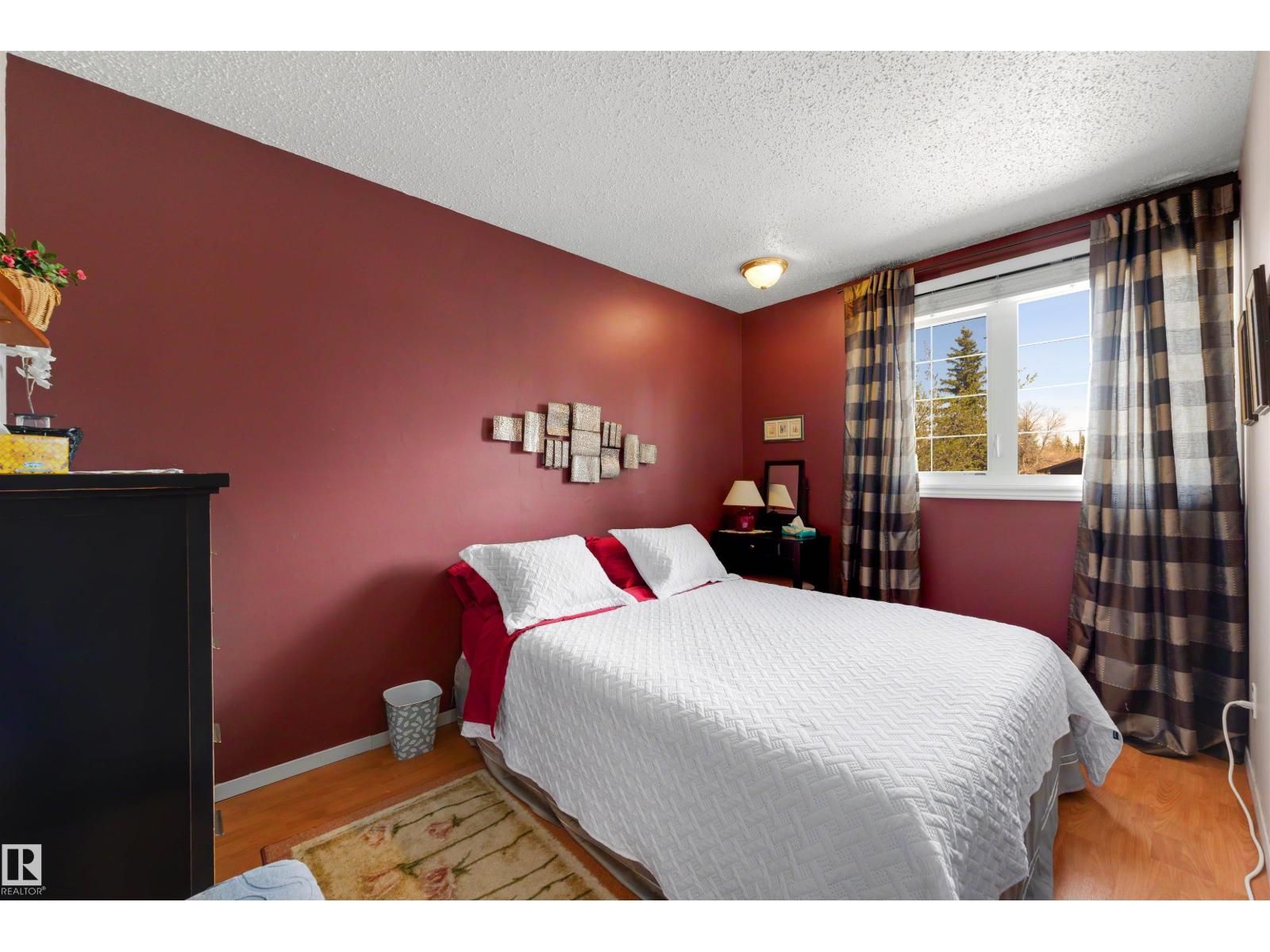 8 GARLAND PL - 30