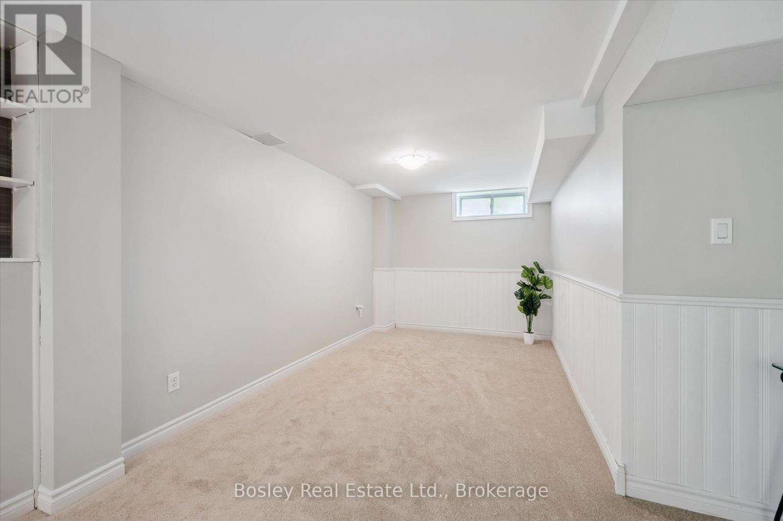 52 STIRLING MACGREGOR DRIVE - 27