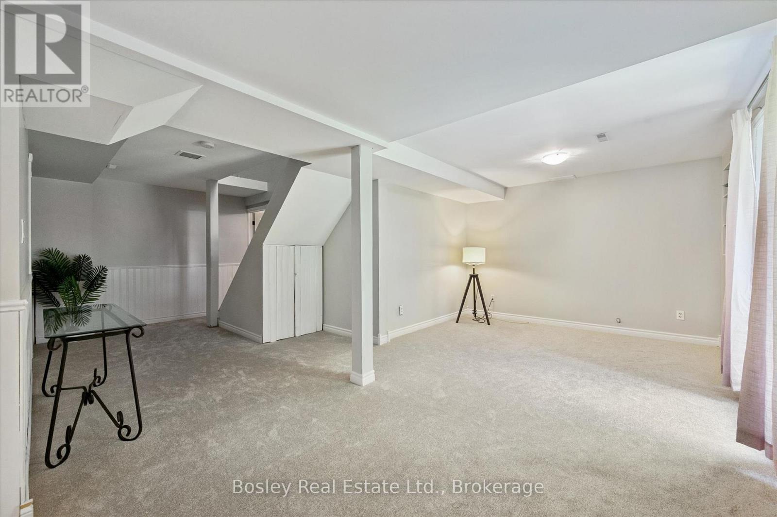 52 STIRLING MACGREGOR DRIVE - 28