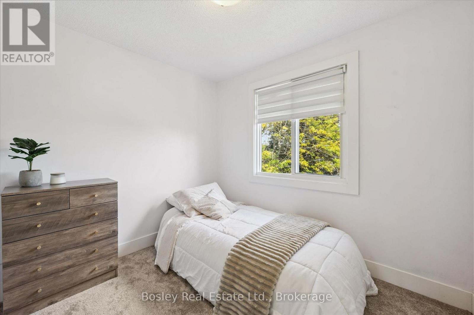 52 STIRLING MACGREGOR DRIVE - 22