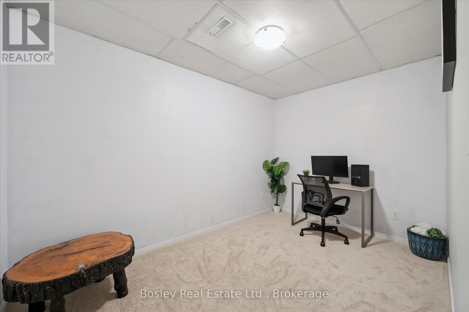 52 STIRLING MACGREGOR DRIVE - 29
