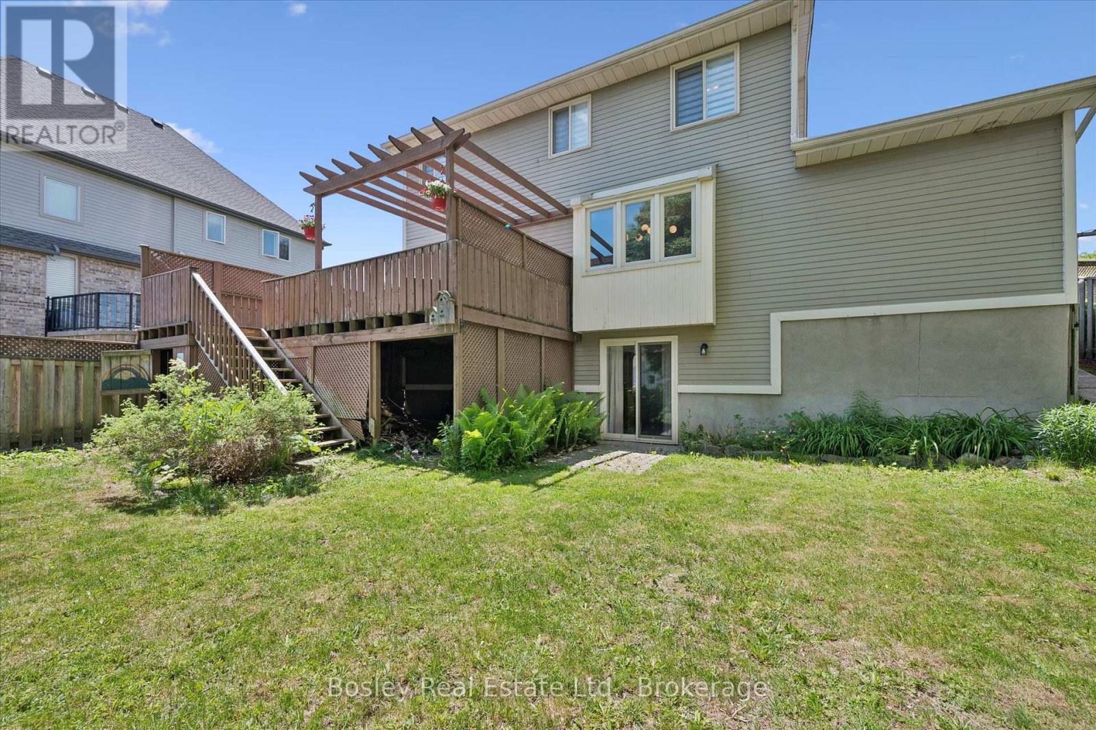52 STIRLING MACGREGOR DRIVE - 31