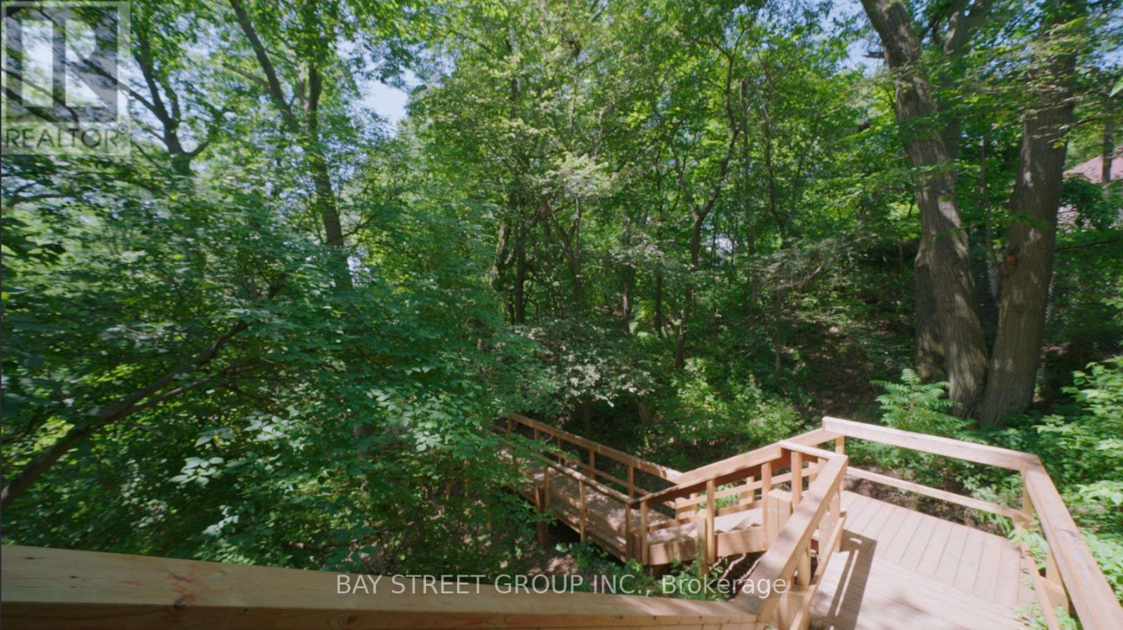 #208 365 BEECH AVENUE - Image 35