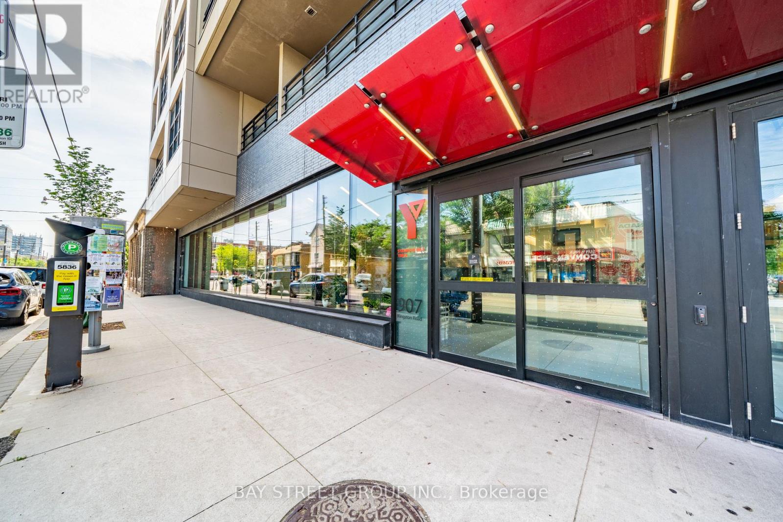 #208 365 BEECH AVENUE - Image 37