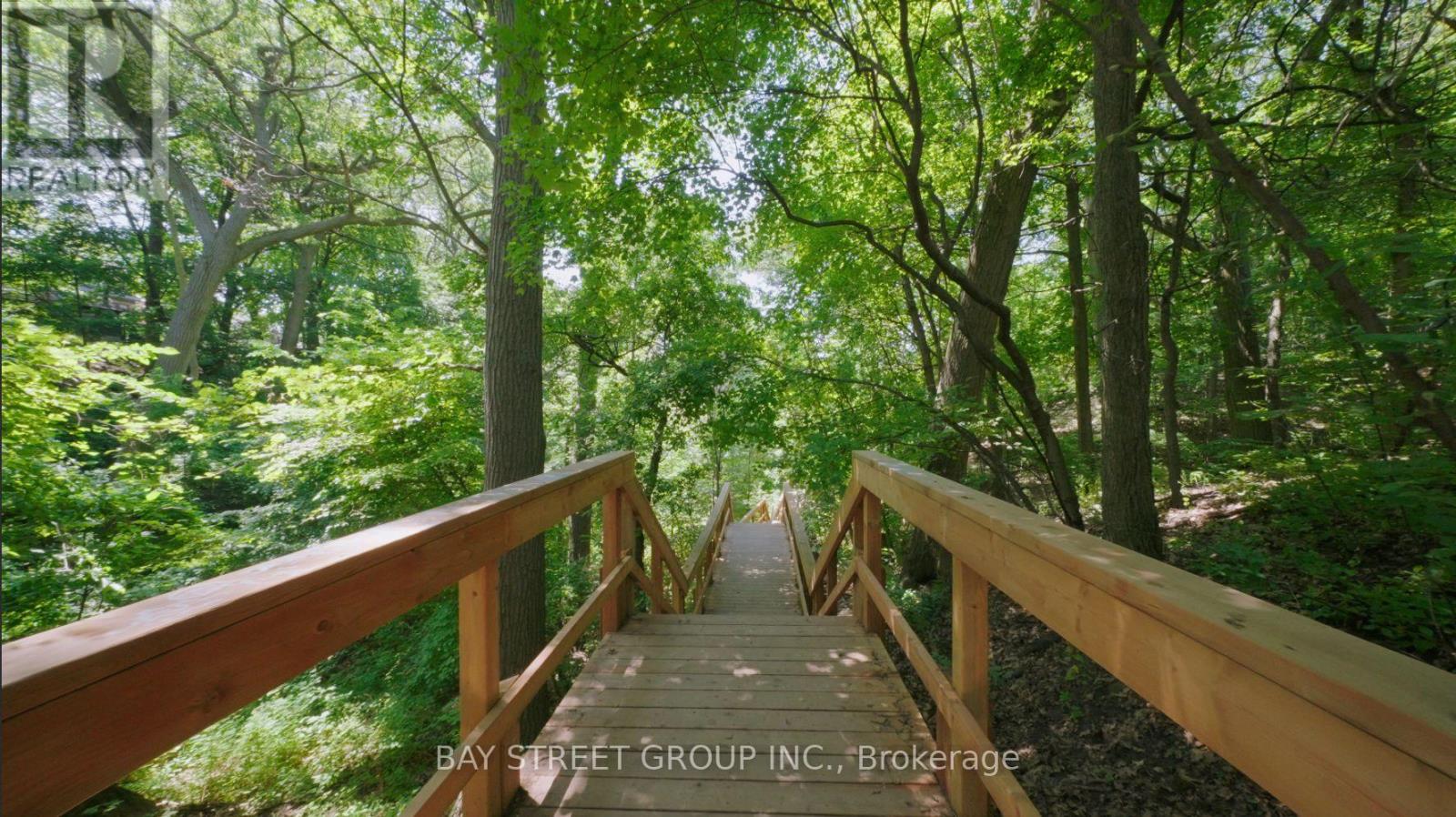 #208 365 BEECH AVENUE - Image 34