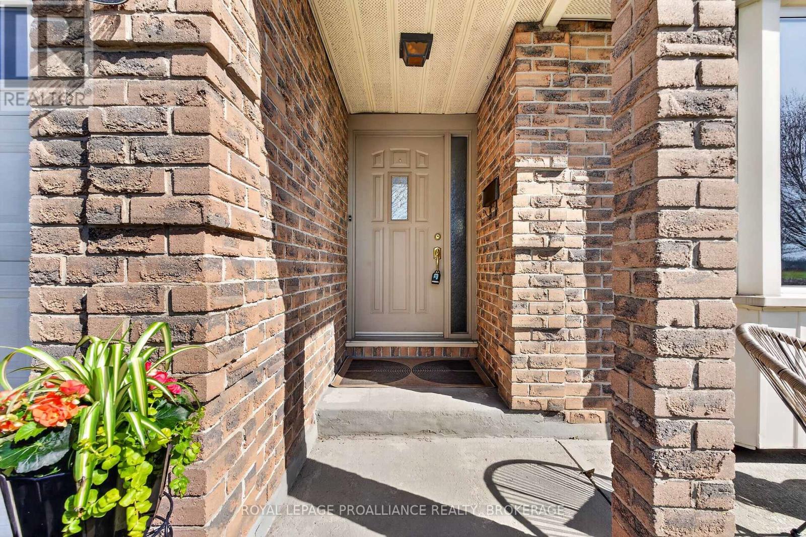 16 GRENADIER DRIVE - 4