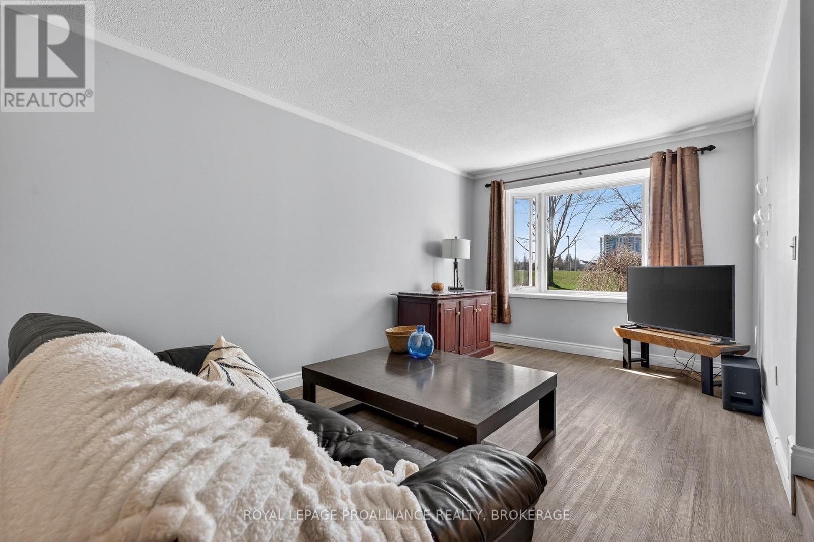 16 GRENADIER DRIVE - 8