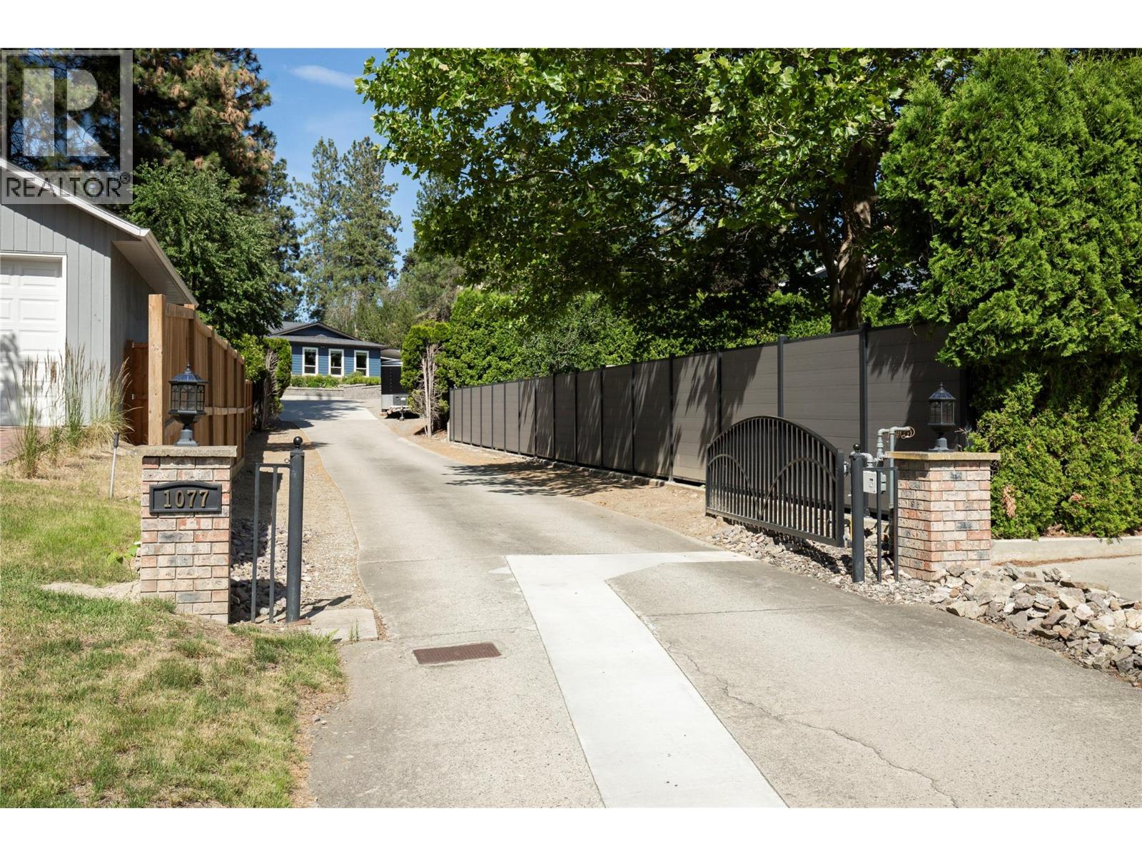  1077 Cascade Place, Kelowna