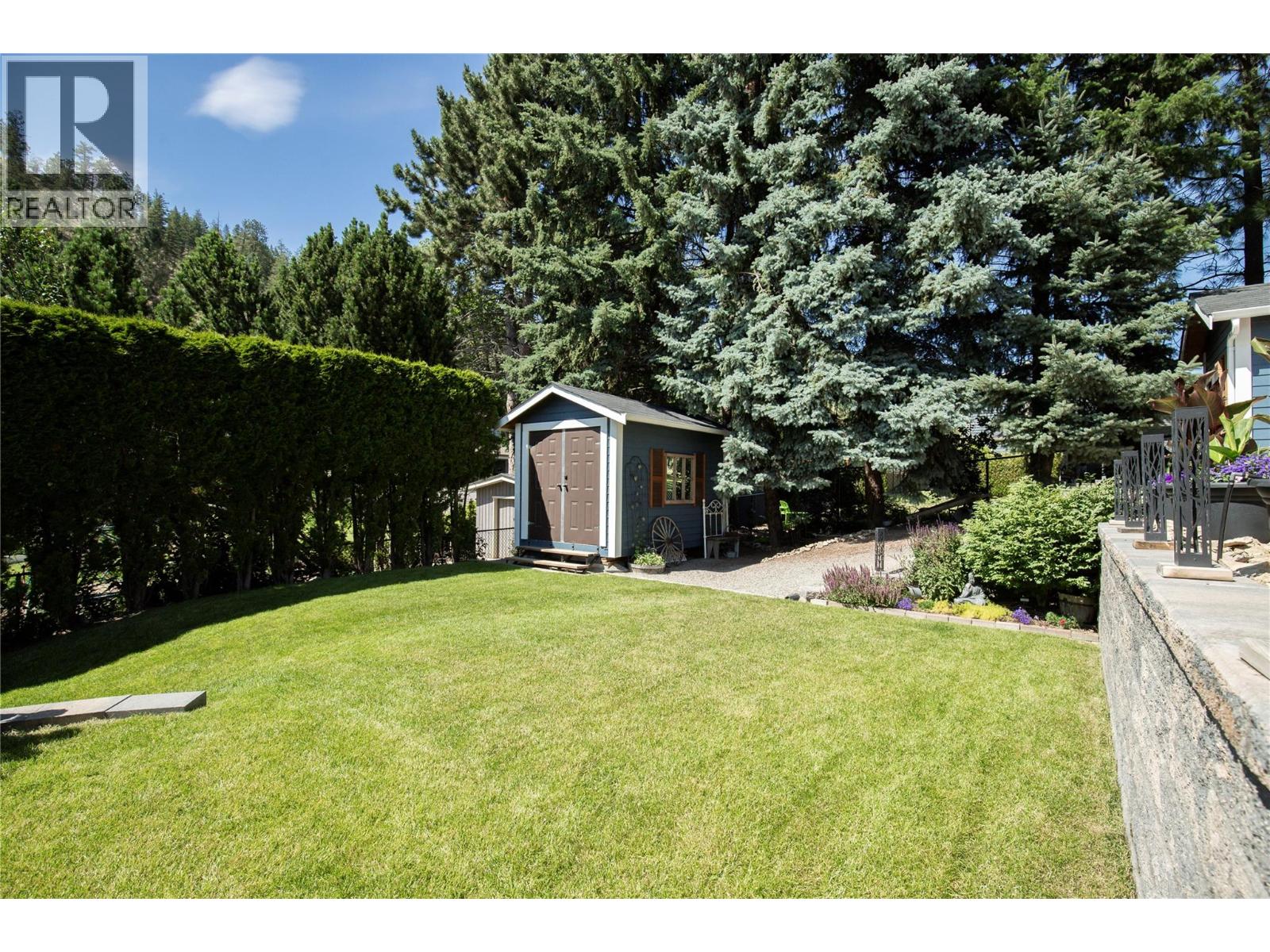  1077 Cascade Place, Kelowna