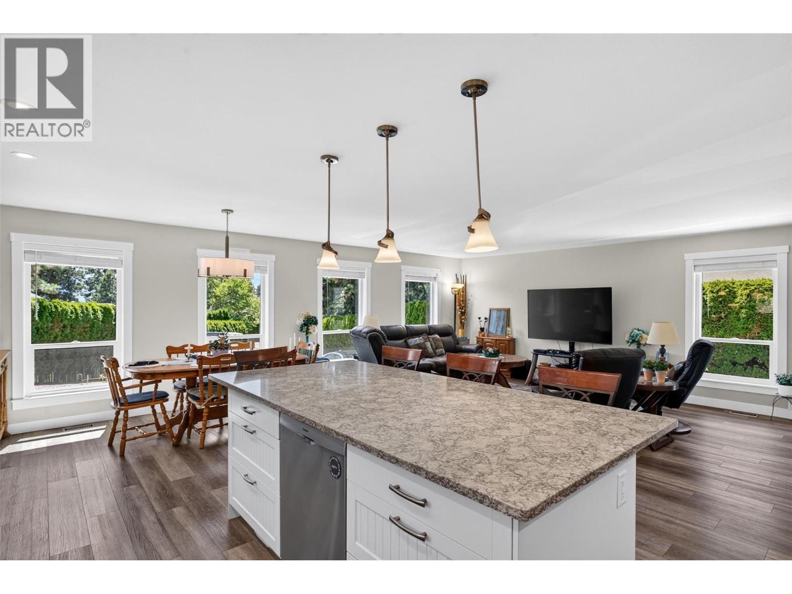  1077 Cascade Place, Kelowna
