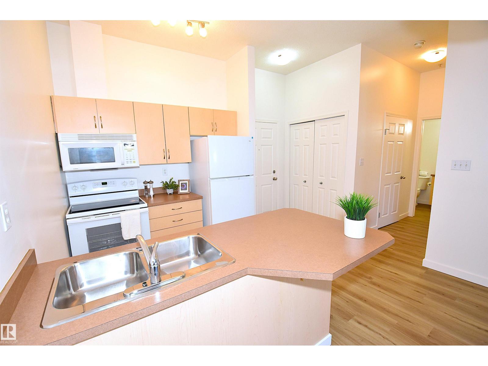 #103 4310 33 ST - 11