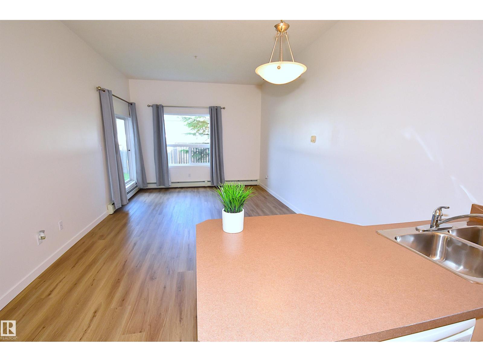 #103 4310 33 ST - 14