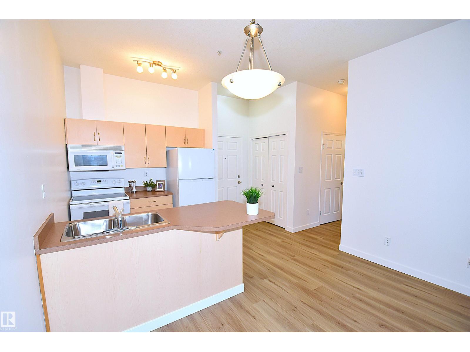 #103 4310 33 ST - 15