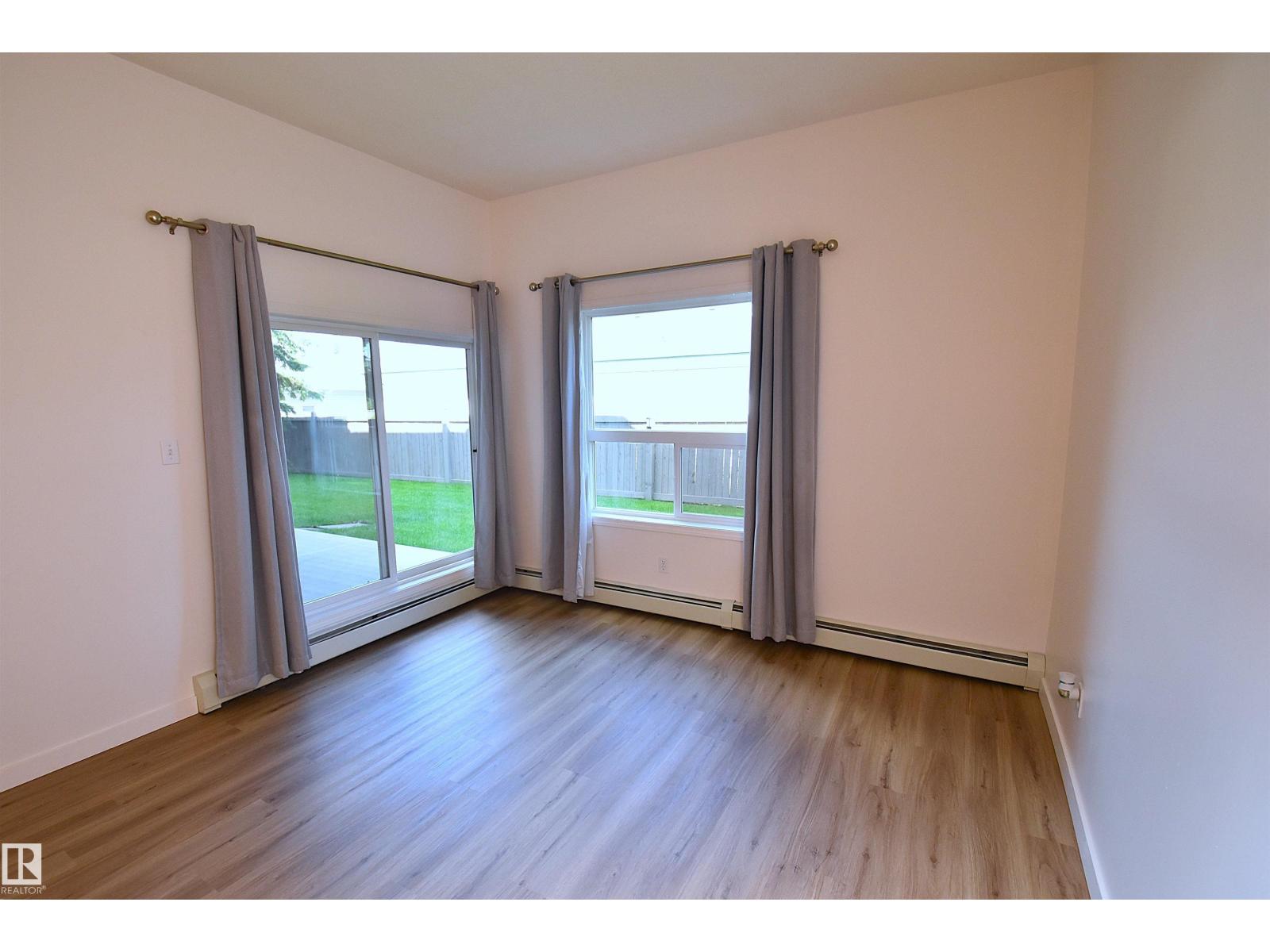 #103 4310 33 ST - 19