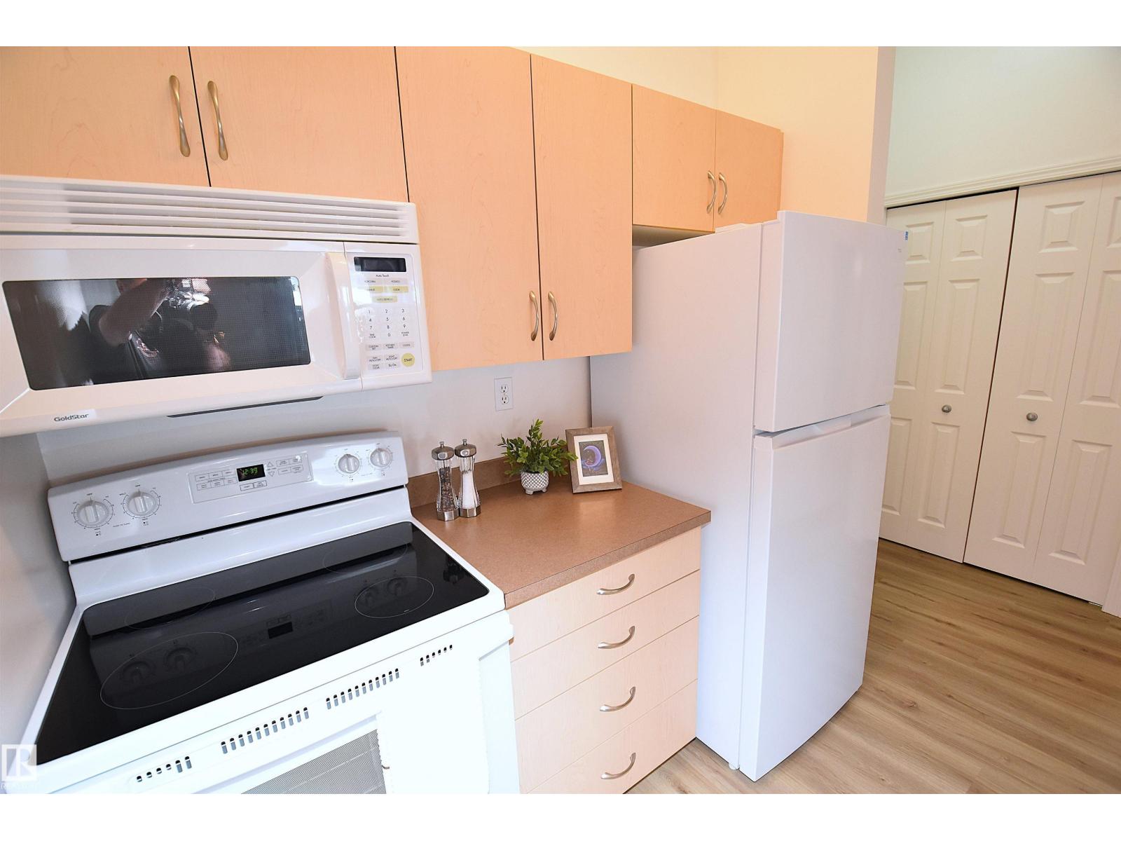 #103 4310 33 ST - 29