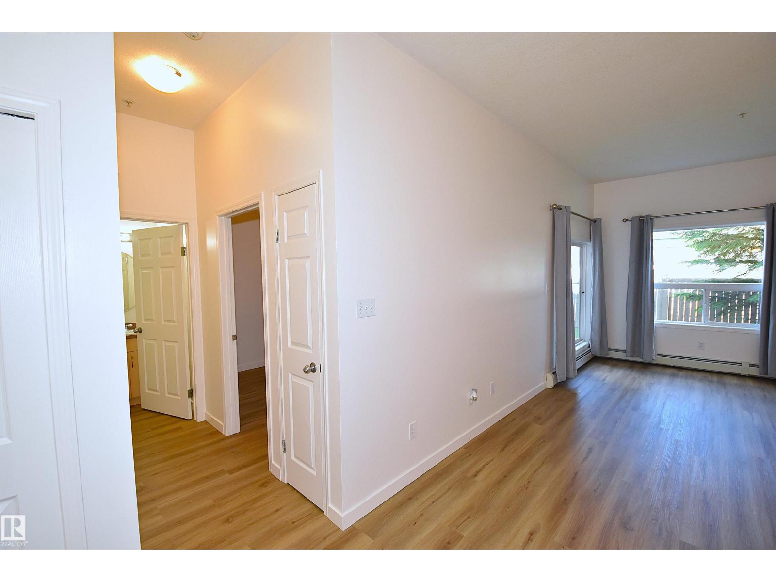 #103 4310 33 ST - 32